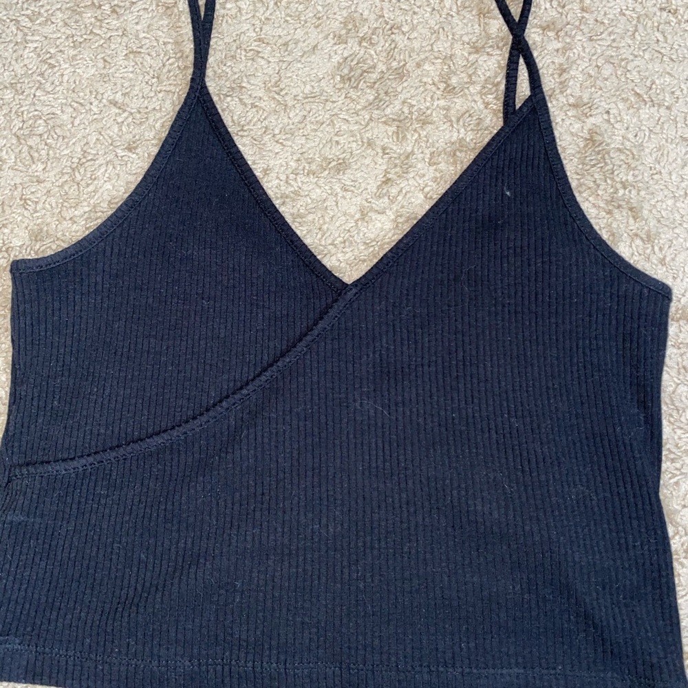 urban outfitter cropped black tank